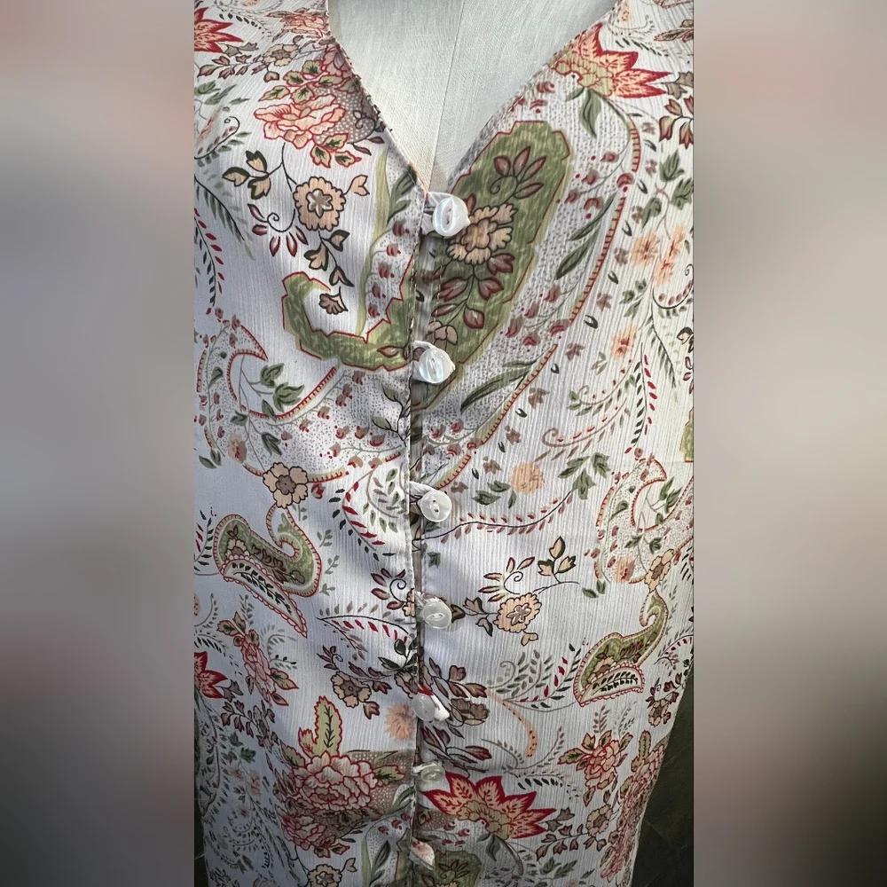 Floral Button-Up Tunic - Picture 5 of 5